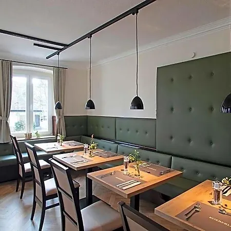 & Gutsgasthaus Koeberle Hotel *